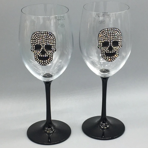 Set of 2 Halloween Skull Rhinestone Wine Glasses New - Picture 1 of 2